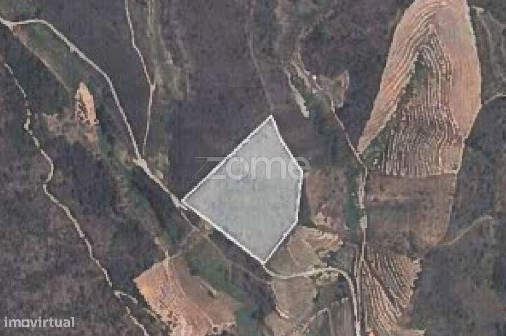 Terreno agrícola com 26.330 m²