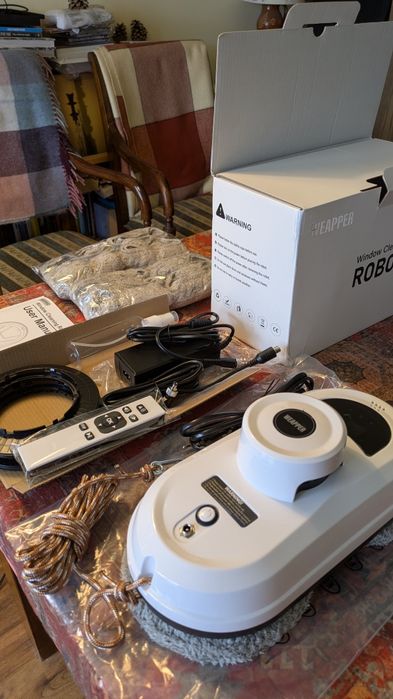 Robot do mycia okien z pilotem