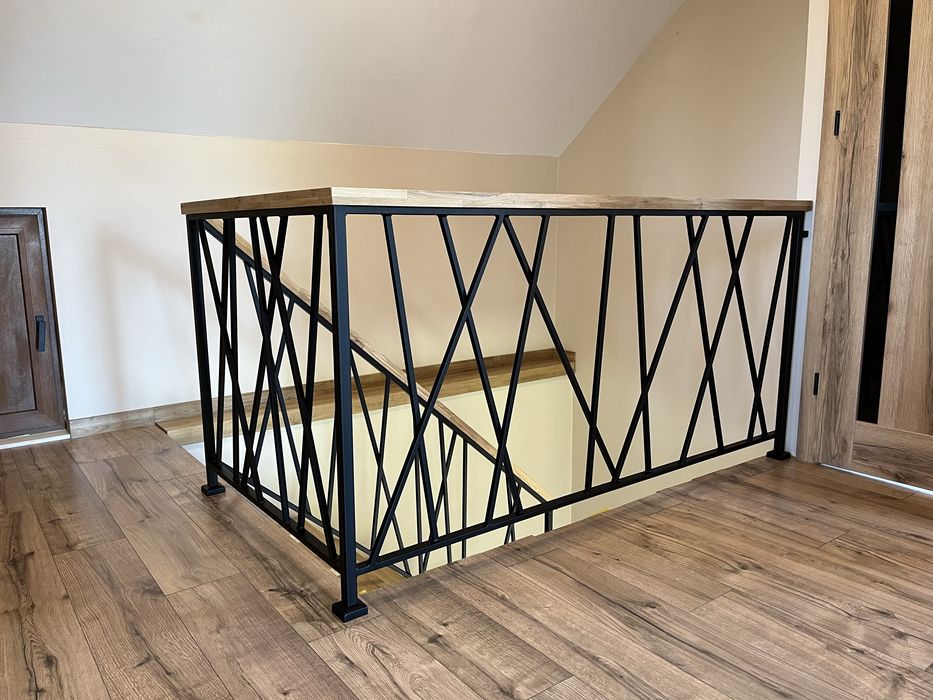 Balustrady wewnętrzne.