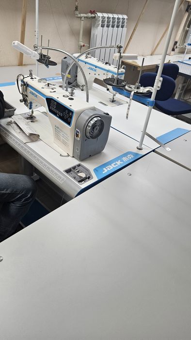 Продам швейная машина промышленная износ 20% JACK A4F