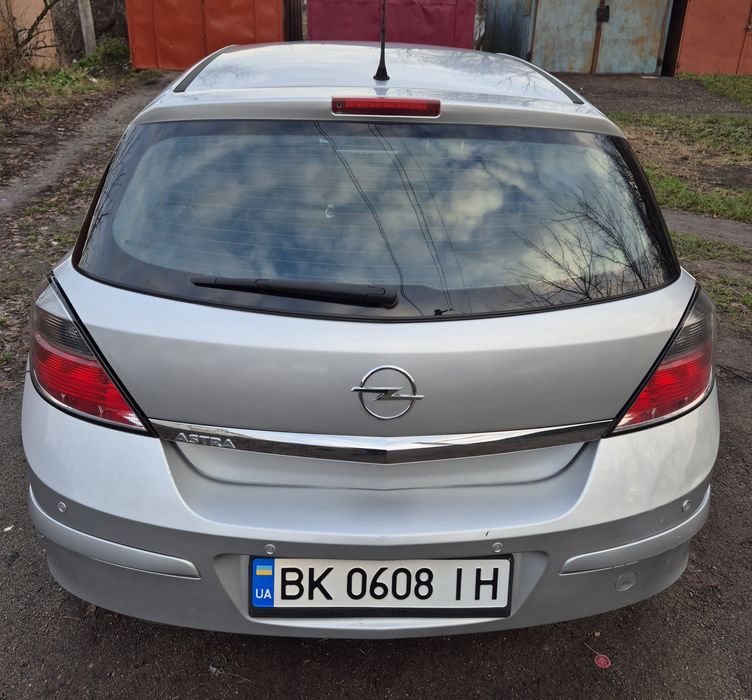 Продам Опель астра h 2012