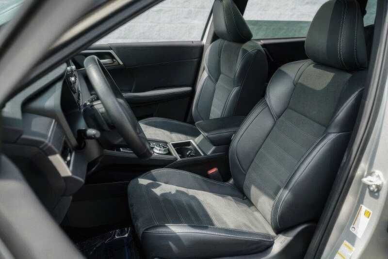 2023 Mitsubishi Outlander PHEV SE