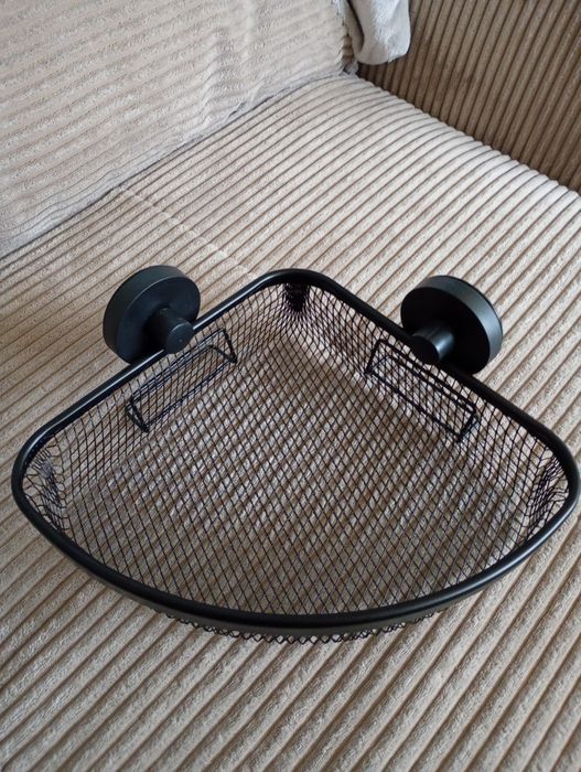 półka łazienkowa pod prysznic, mocowana na przyssawki.