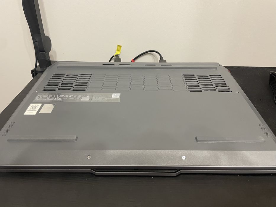 Laptop Lenovo LOQ 15ARP9