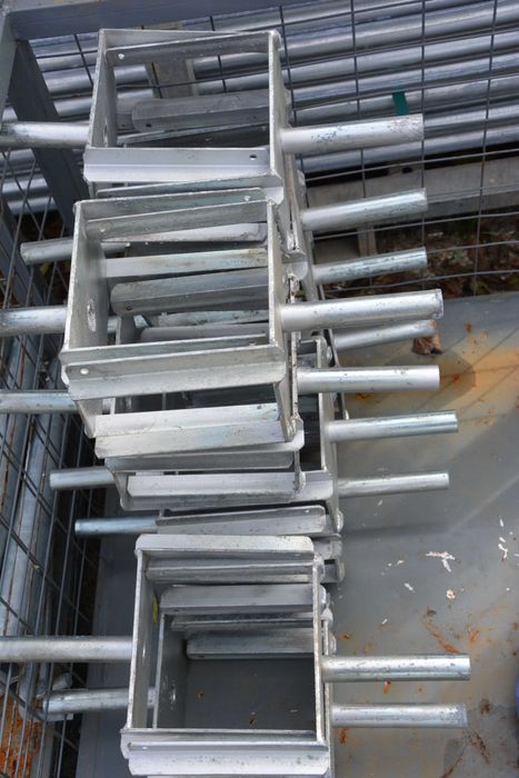 Nowe ocynkowane głowice/ korony do stempli budowlanych głowica, korona