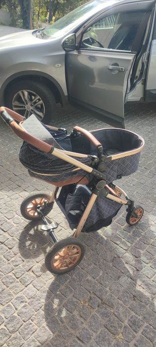 Cadeira, carrinho de bebê