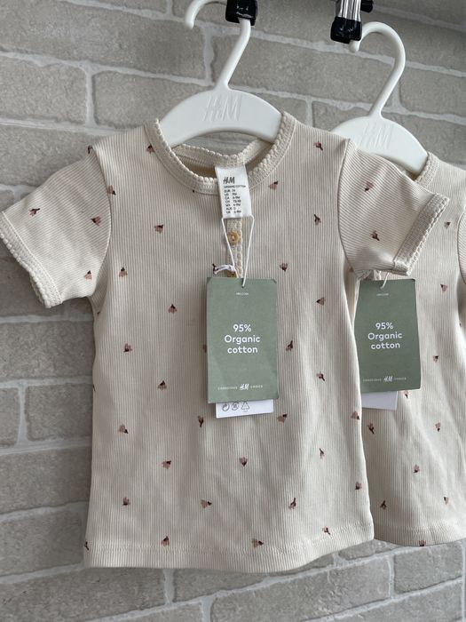 H&M футблока бєж бежева для двійні дівчинки дівчини 74 6-9 місяців