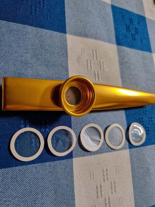 Kazoo, Instrumento musical, com 5 palhetas de substituição.  Novo