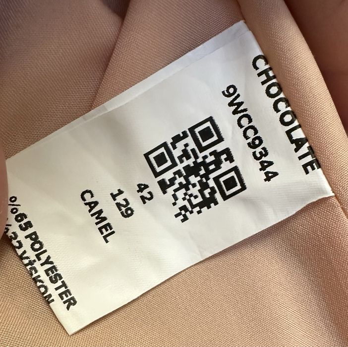 Елегантний костюм від бренду chocolate luxury wear