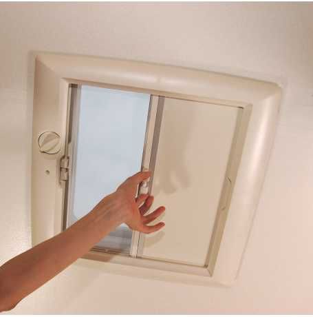 Claraboia Thule Vent 40X40 - Branca opaca com cortinas