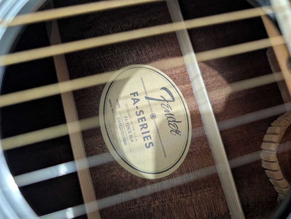 Guitarra Fender