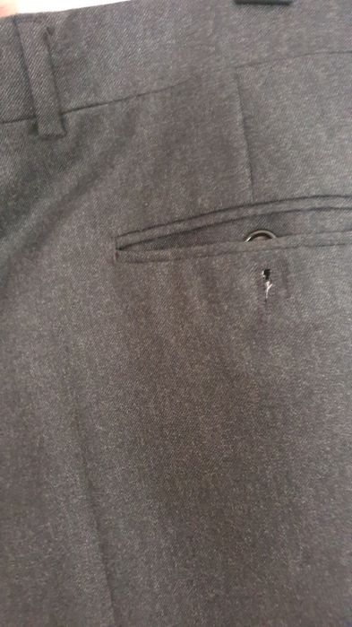Calças cinza escuro