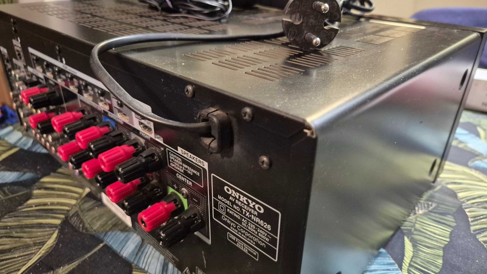 Amplituner ONKYO TX-NR626