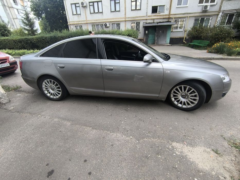 Ауді А 6С6 седан