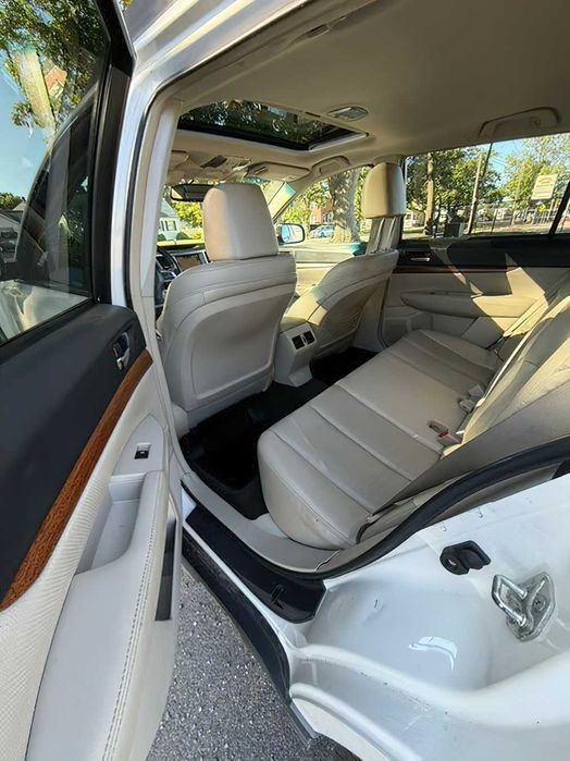 Subaru Outback Limited      2013