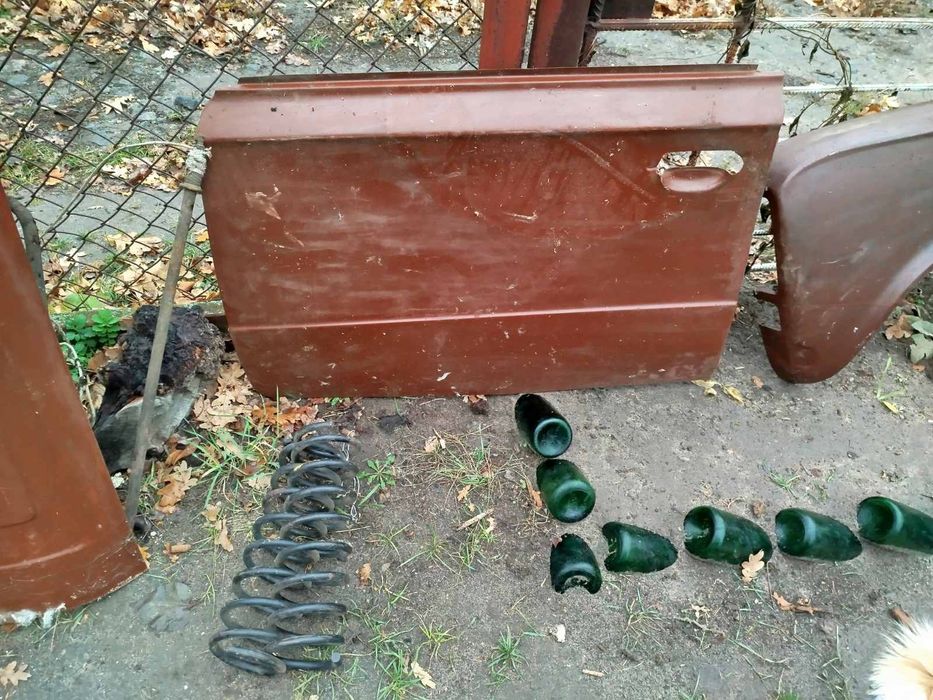 феленки дверей,  пружина ВАЗ 2101.2102.21011, 2103,2106