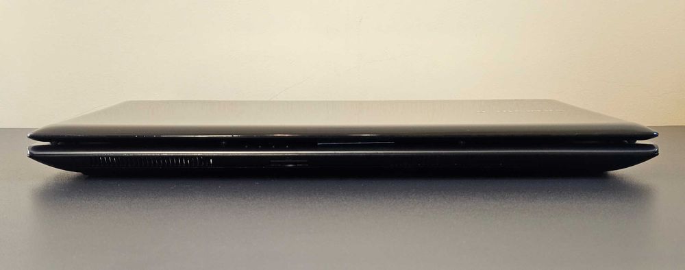 laptop Samsung RF711, ekran 17,3”, SSD, i7-2630QM, 8GB, GeForce 540M