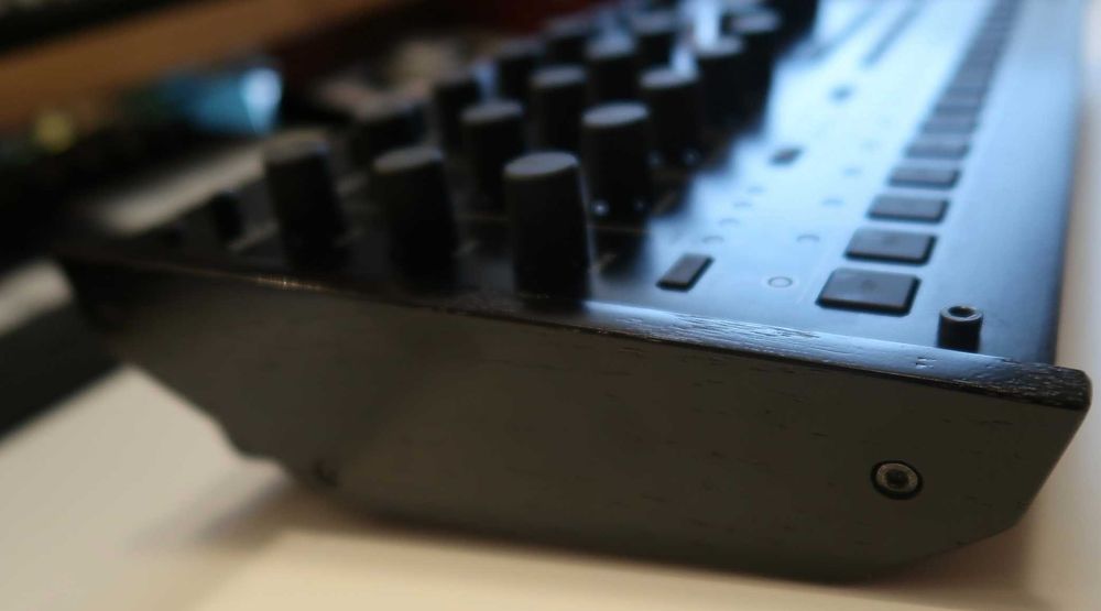 Sintetizador de bateria hIbrido Korg Drumlogue