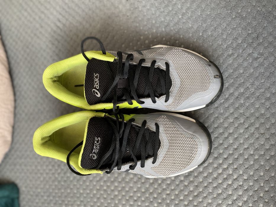 Buty  sportowe  asics 40