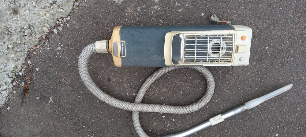 Пылесос ELECTROLUX ретро рабочий