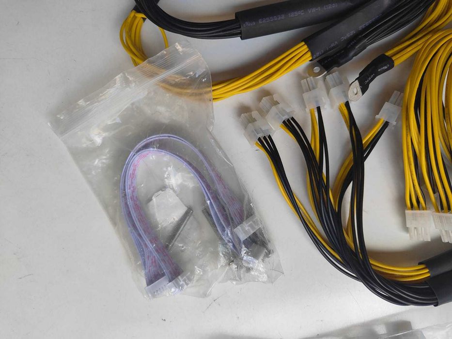Cabos e conectores Antminer
