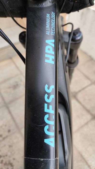 E-Bike BTT roda 27,5 polegadas, Marca "Cube" com motor Bosch