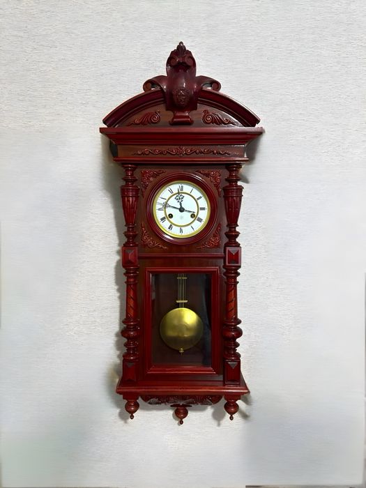 Старинные настенные часы