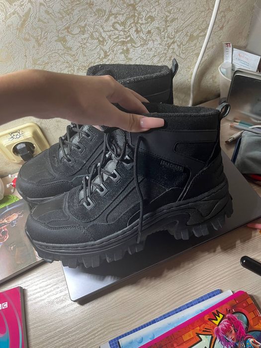Зимове взуття sketchers