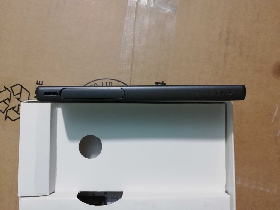 Продам Sony xperia z5 compact / mini SO-02H