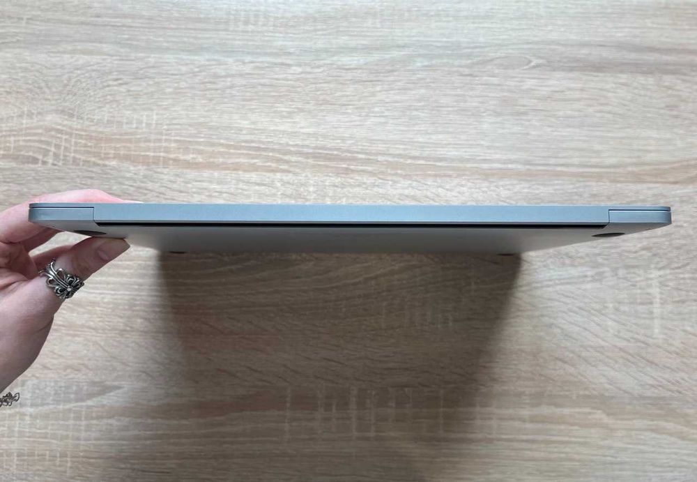 MacBook Pro 13 2019 | i5 • 8Gb • 128Gb