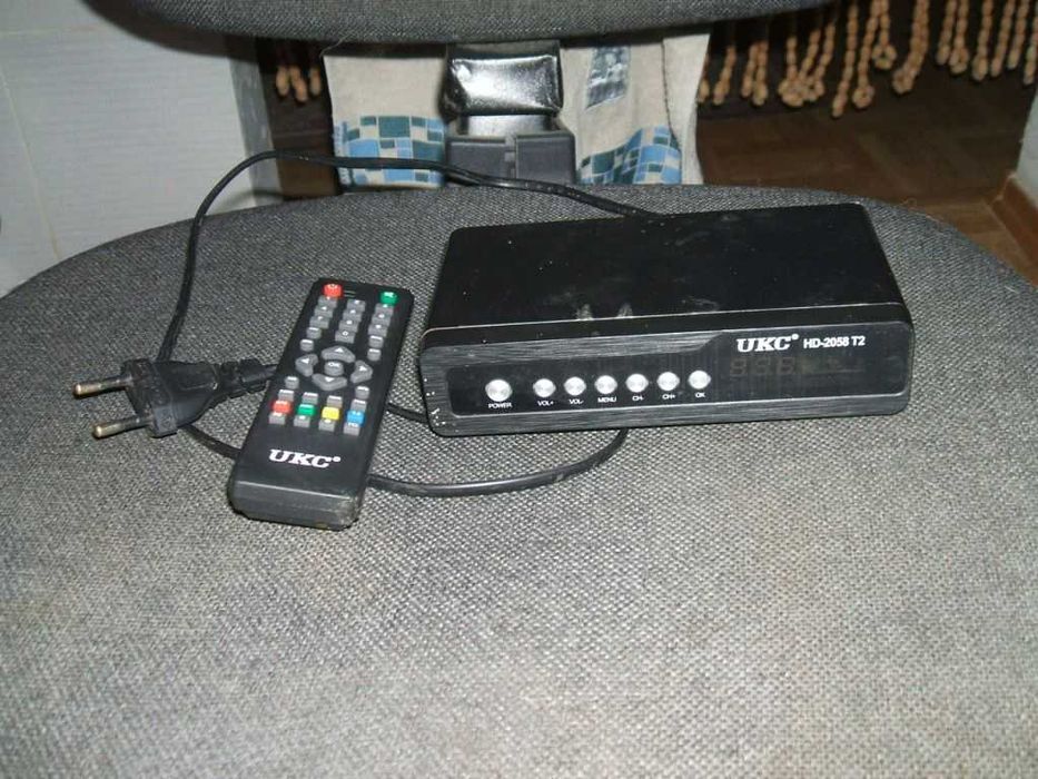 Тюнер UKC HD-2058 T2