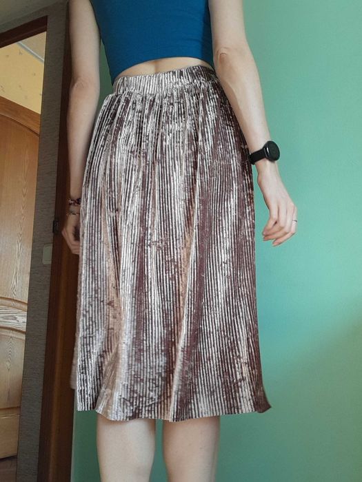 Велюровая плотная юбка