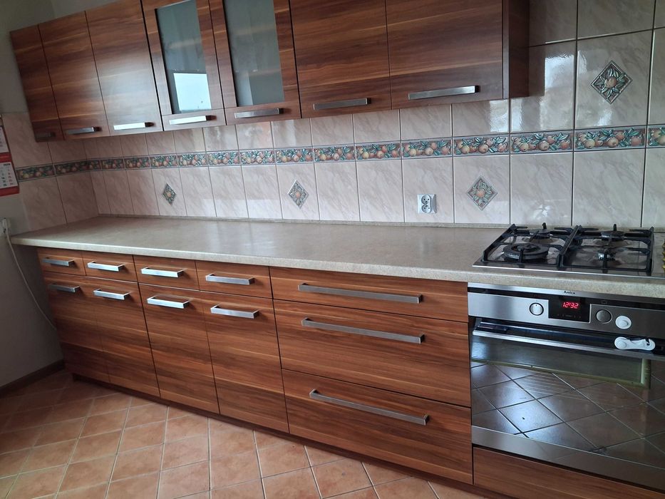 Meble kuchenne, stan ogólny dobry. Sprzedam bez kuchenki.