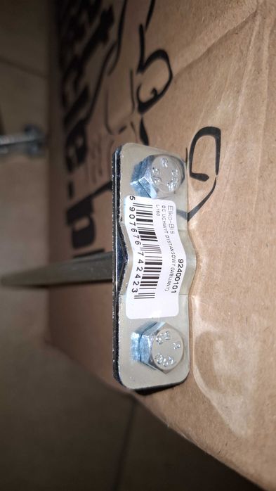 Elkobis uchwyt ścienny z kołkiem do drutu odgromowego , bednarka