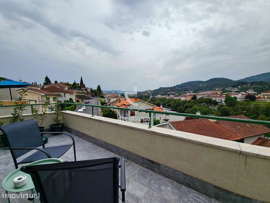 Apartamento T3 Renovado, Mobilado e Equipado – Arcos de Valdevez