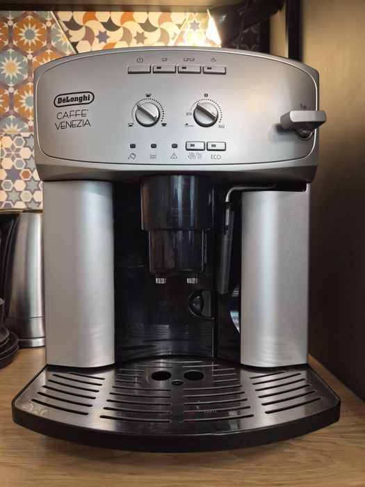 Ekspres DELONGHI Caffe Venezia ESAM 2200 - sprawny - sprawny