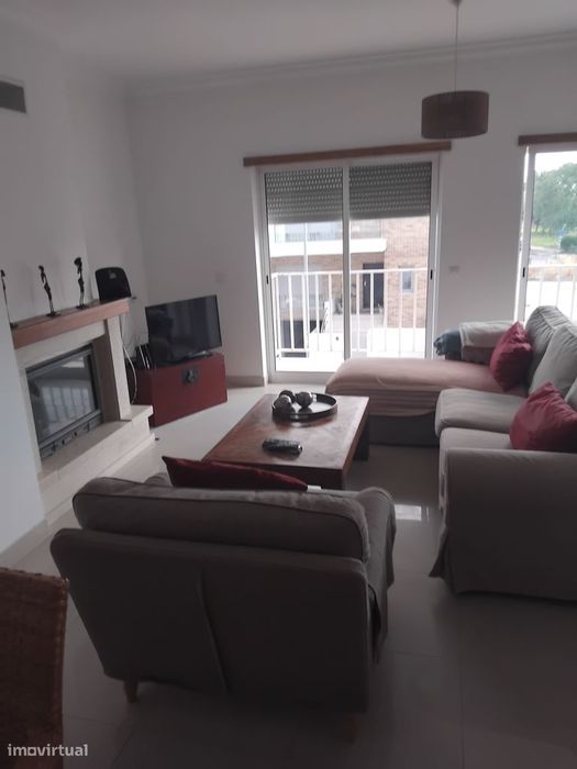 Apartamento 4 ASS. C/ Parqueamento - Atalaia - Montijo