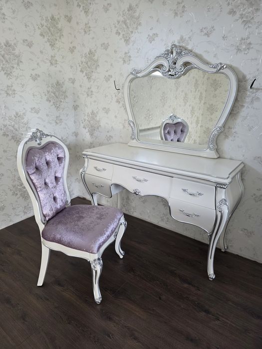 Туалетний столик + дзеркало + стілець (комплект)