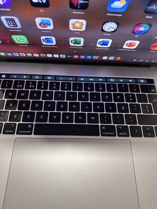 MacBook Pro Touch Bar 15" Apple Prata com garantia