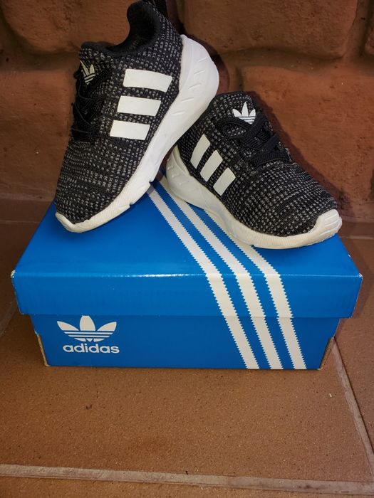 Продам дитячі кросівки adidas, 21 р