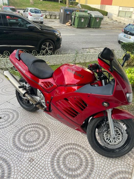 Suzuki RF900 2 impecável