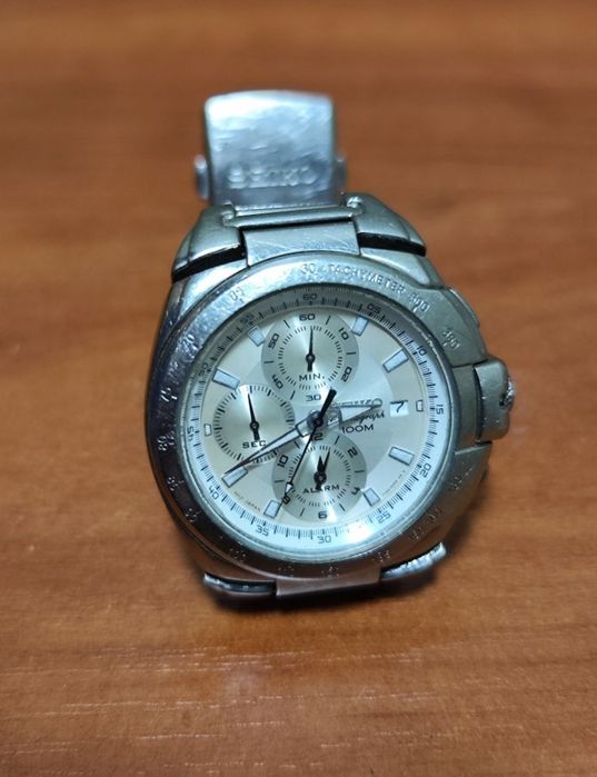 Продам часы Seiko chronograph