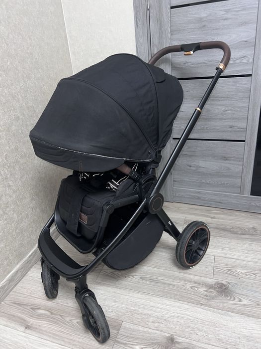 Прогулянковий візок/коляска Carrello Epica