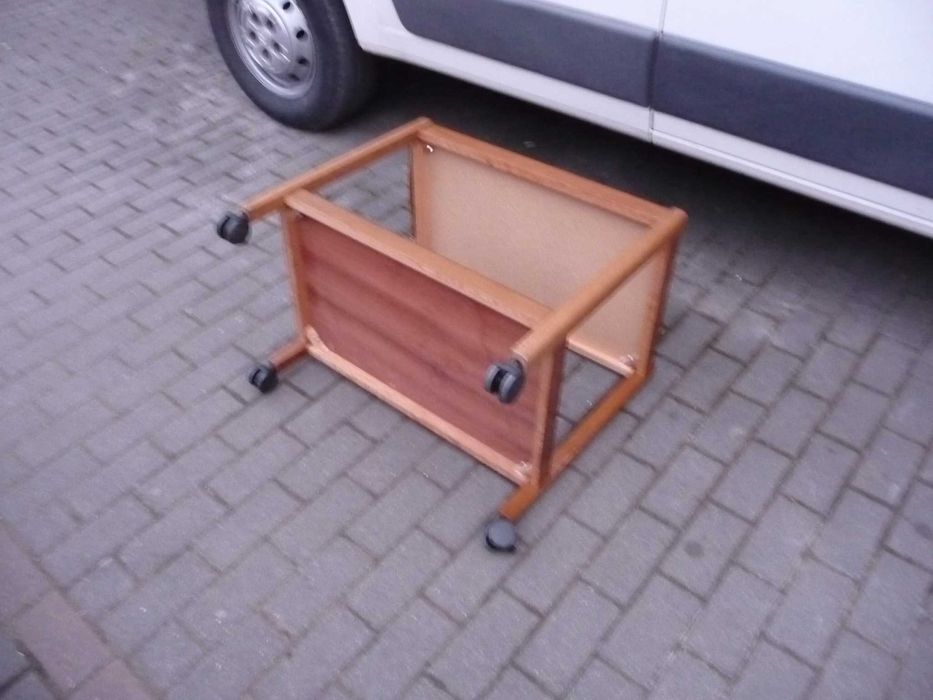 Barek stolik na kółkach