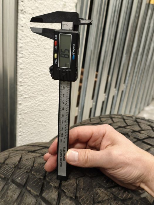 Opony zimowe 215/50/17