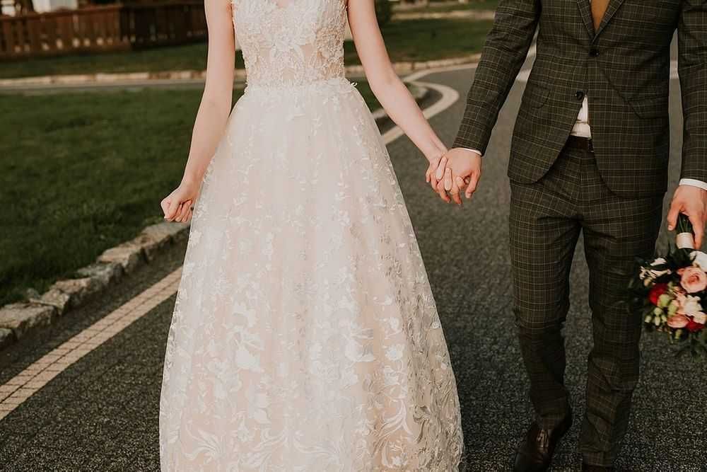 Sprzedam piękną suknię ślubną typu księżniczka