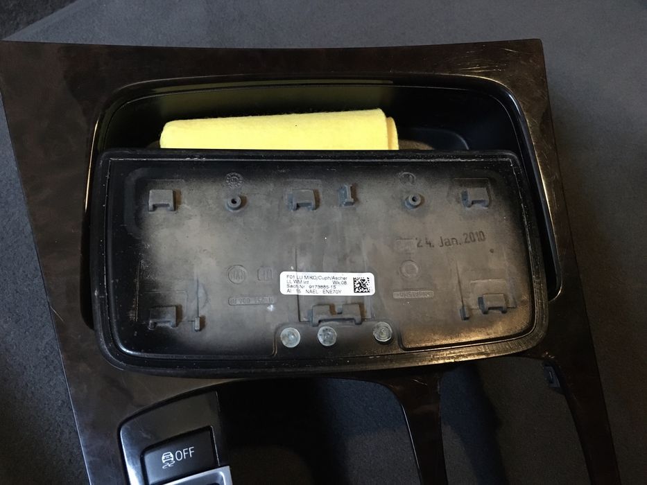 Рамка центральної панелі bmw f01/f02