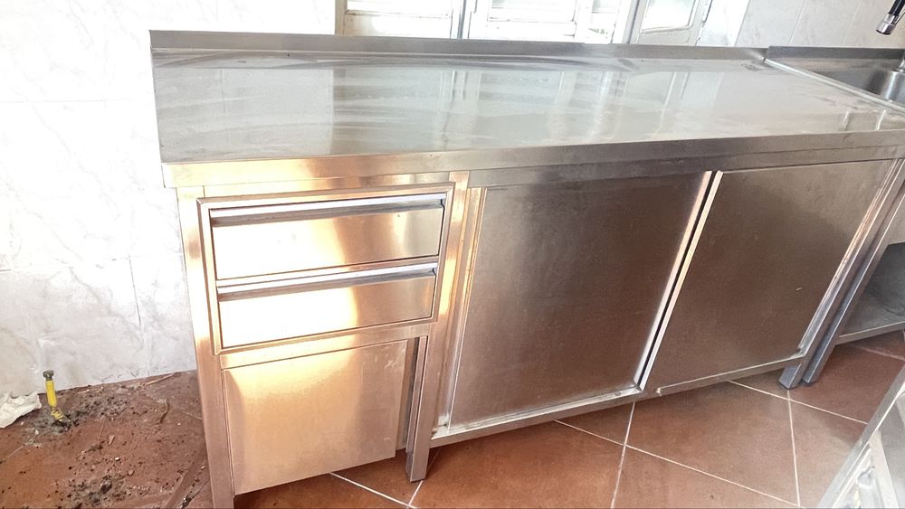 Bancada de Trabalho em Inox 2m – Cozinha Profissional