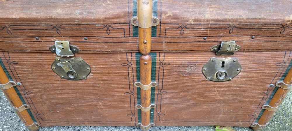 Przedwojenny kufer zamorski, stara waliza walizka