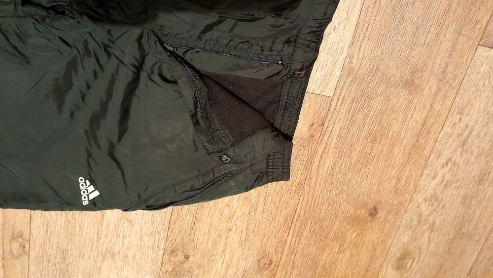 Штаны утеплён.на мальчика 42 размер